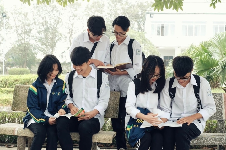 HTT VOCATIONAL HIGH SCHOOL - UNDERSTAND YOUR FUTURE CAREER